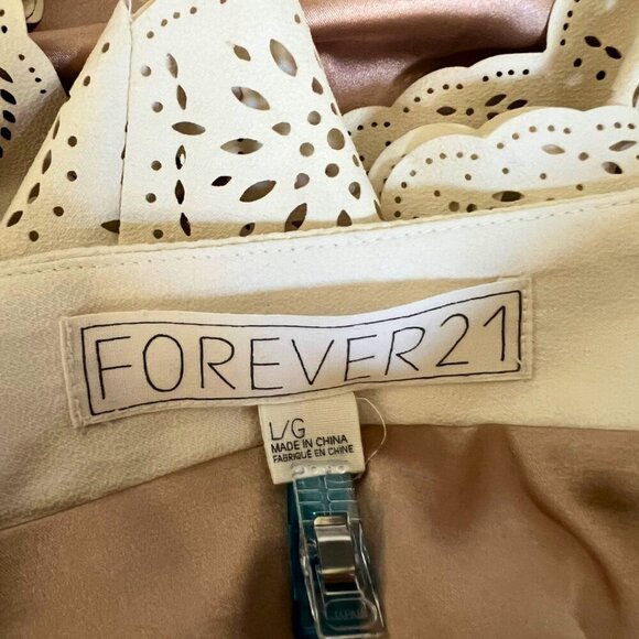 Forever 21 (Large) Laser-Cut Mini Skirt - 2000s Vintage - Picture 7 of 13